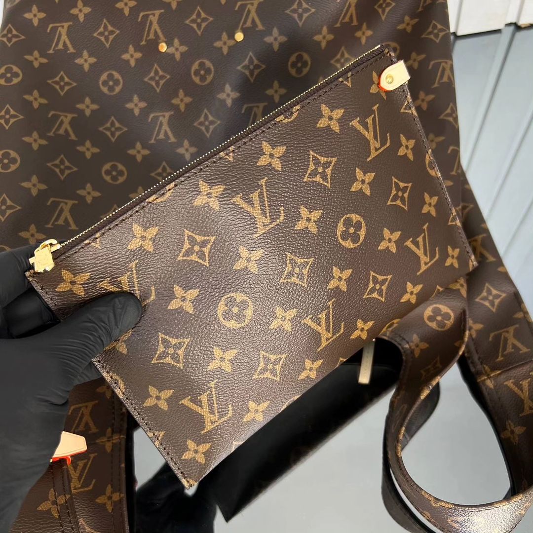 LV Atlantis