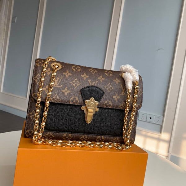 LV  Victoire in Tela Monogram e Pelle