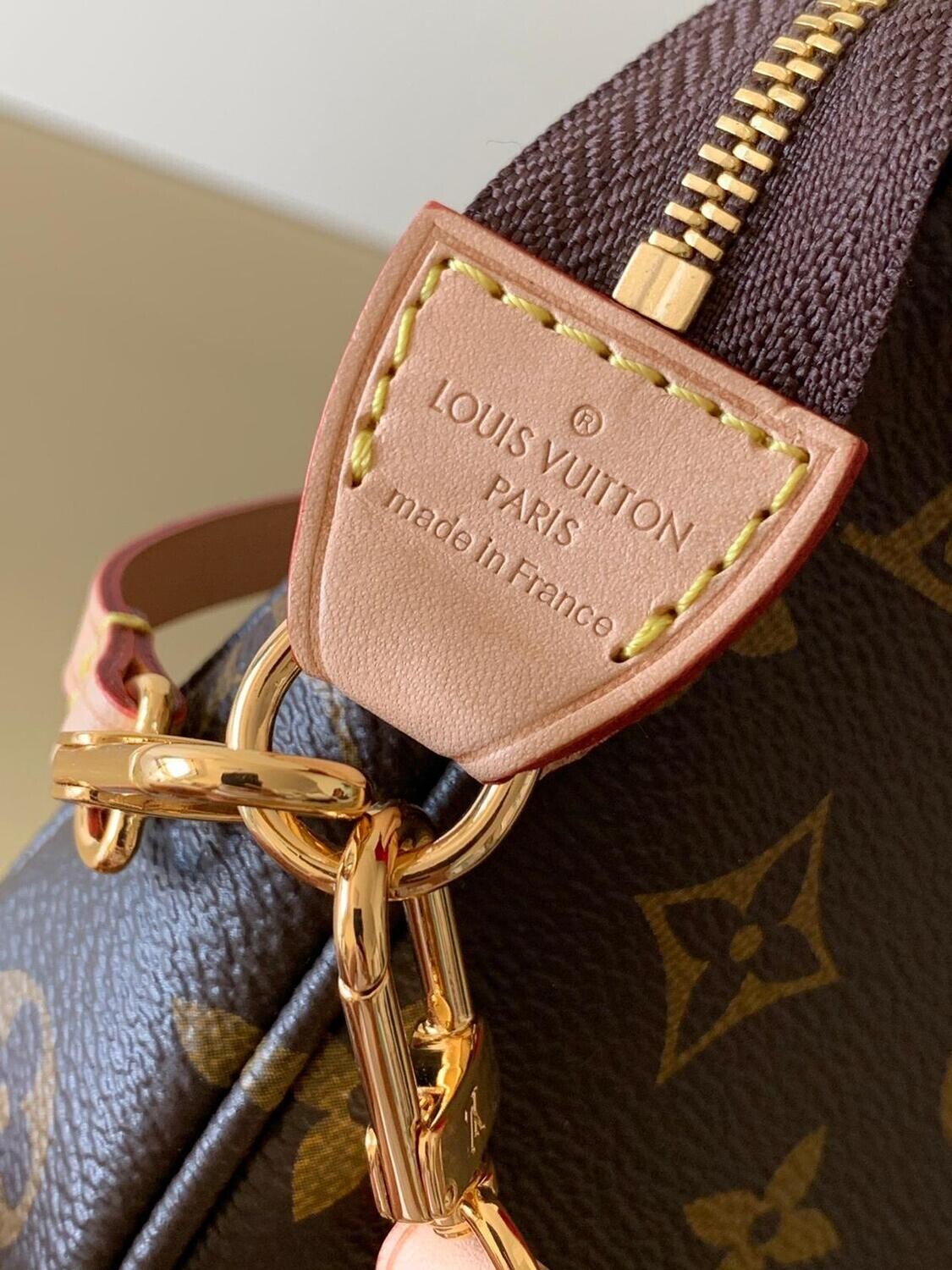 Louis Vuitton Pochette Accessoires NM in Tela Monogram