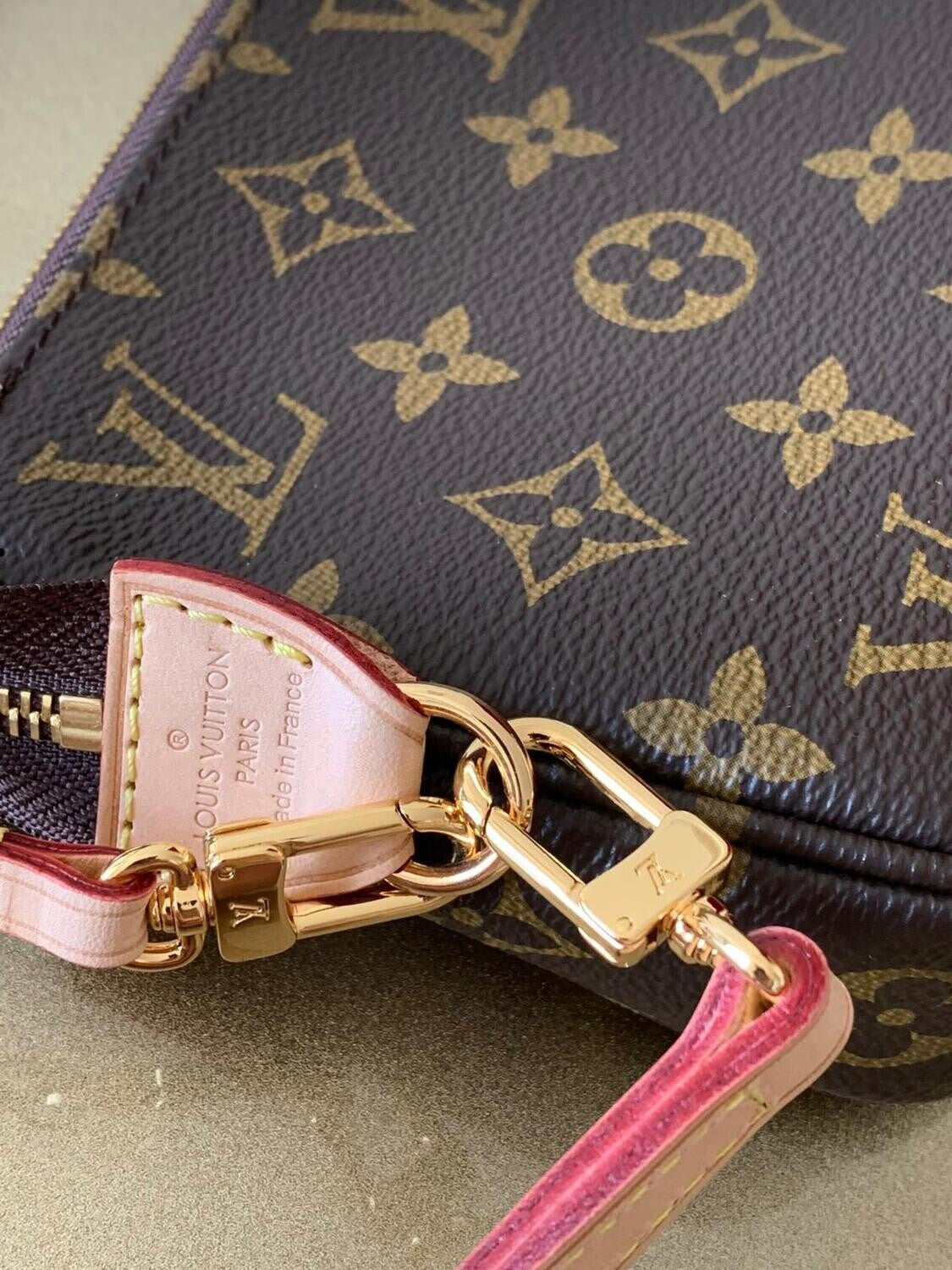 Louis Vuitton Pochette Accessoires NM in Tela Monogram