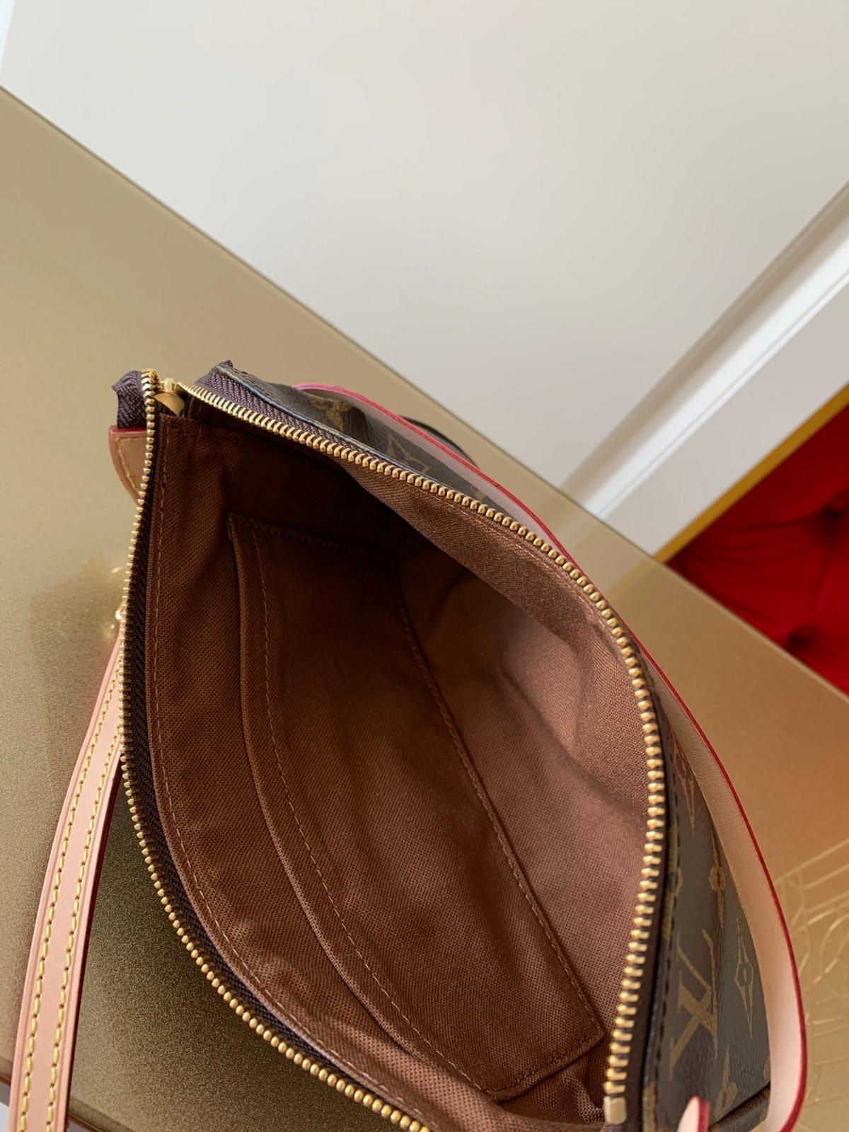 Louis Vuitton Pochette Accessoires NM in Tela Monogram