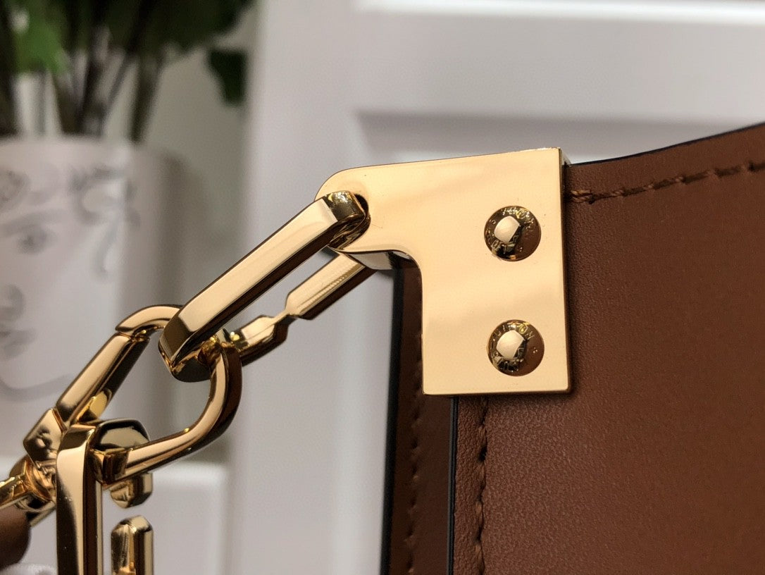 Louis Vuitton Dauphine MM in Tela Monogram e Monogram Reverse
