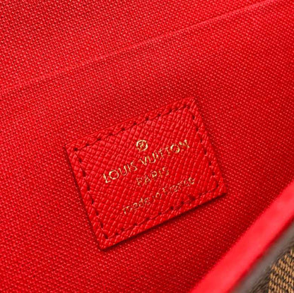 LV POCHETTE FÉLICIE