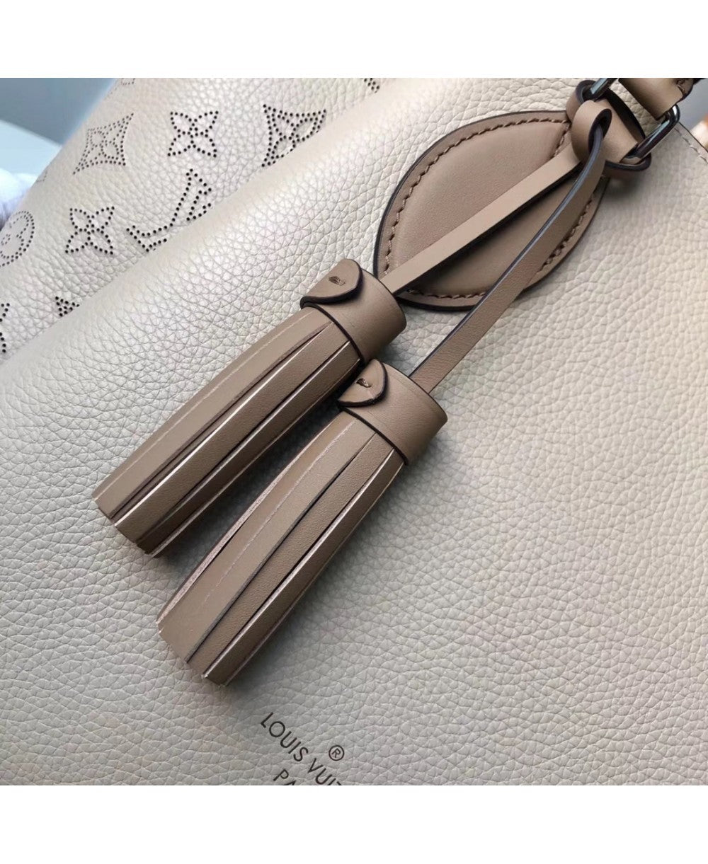 Louis Vuitton Borsa Haumea in Pelle Traforata Mahina - Beige