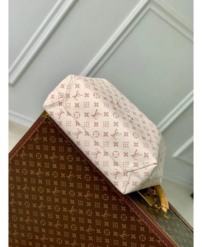 Louis Vuitton Atlantis GM in Tela Monogram Dune