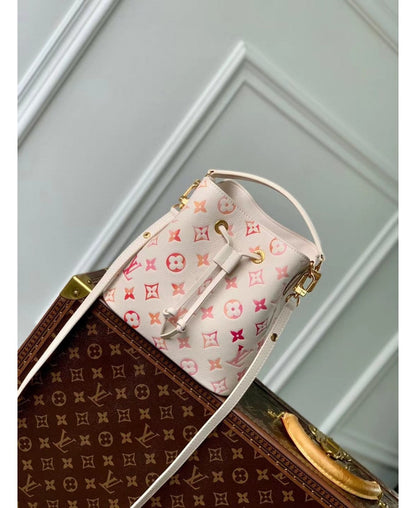LV Néonoé BB in Pelle Monogram Empreinte