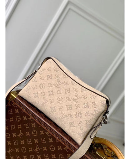 LV Hand It All PM in Pelle Mahina - Beige Crema