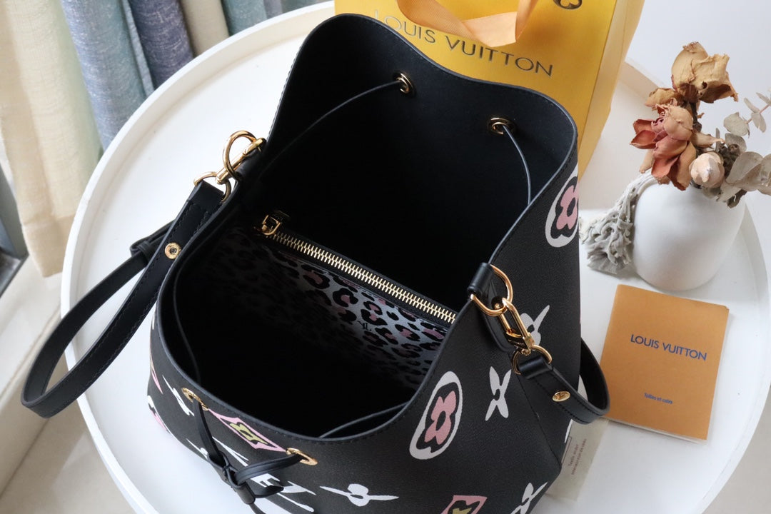 Louis Vuitton NéoNoé in Tela Monogram - Nero